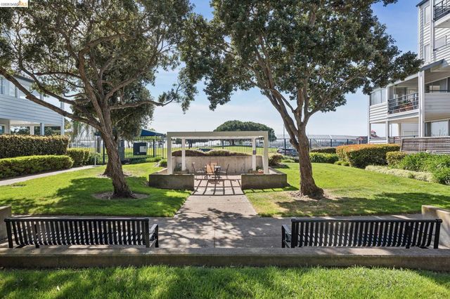 1203 Melville Sq 216, Richmond, CA 94804