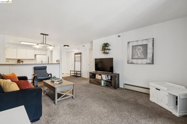 1203 Melville Sq 216, Richmond, CA 94804