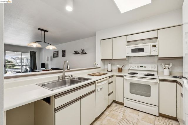 1203 Melville Sq 216, Richmond, CA 94804