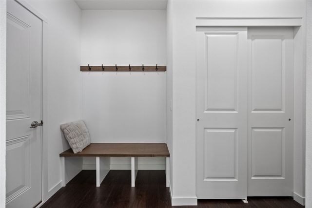 327 Meadows Field Drive NE, Cedar Rapids, IA 52402