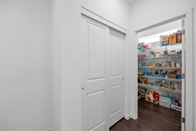 327 Meadows Field Drive NE, Cedar Rapids, IA 52402