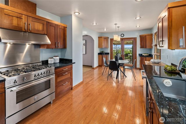 6759 41st Avenue SW, Seattle, WA 98136