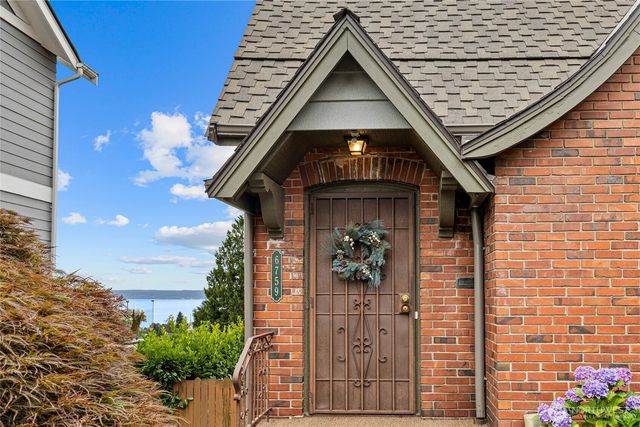 6759 41st Avenue SW, Seattle, WA 98136