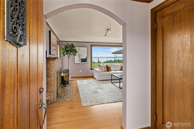 6759 41st Avenue SW, Seattle, WA 98136