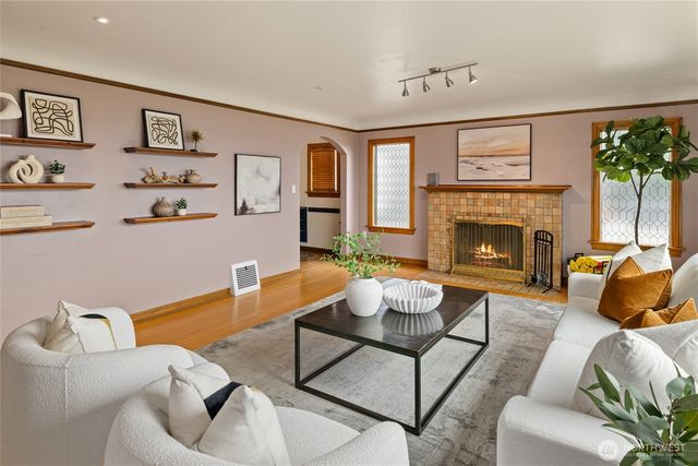 6759 41st Avenue SW, Seattle, WA 98136