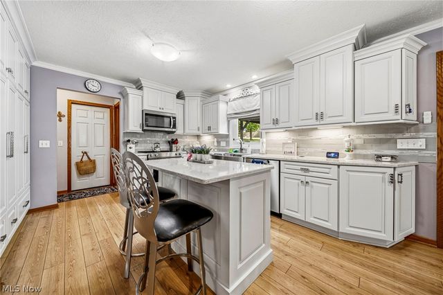 30190 Bonnie View Drive, Wickliffe, OH 44092