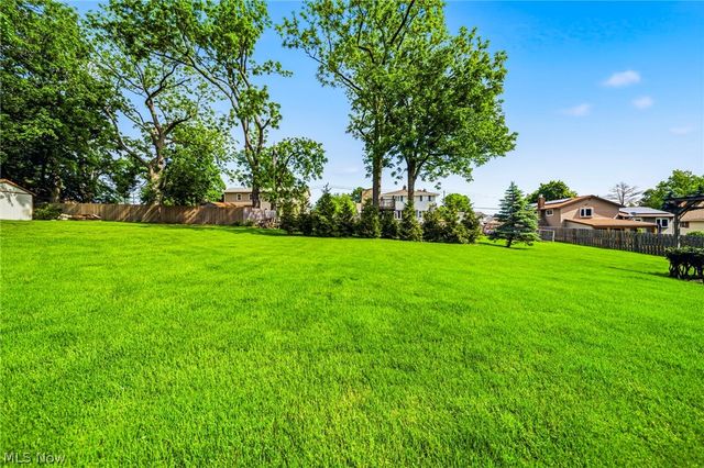 30190 Bonnie View Drive, Wickliffe, OH 44092