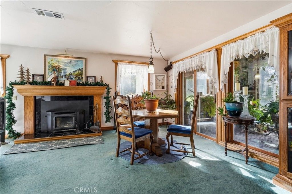 Image 11 of property listing at 38076 Pine Meadow, Oakhurst, CA 93644