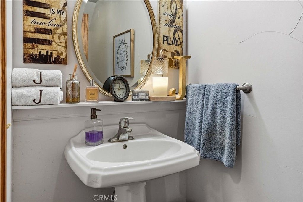 Image 17 of property listing at 38076 Pine Meadow, Oakhurst, CA 93644