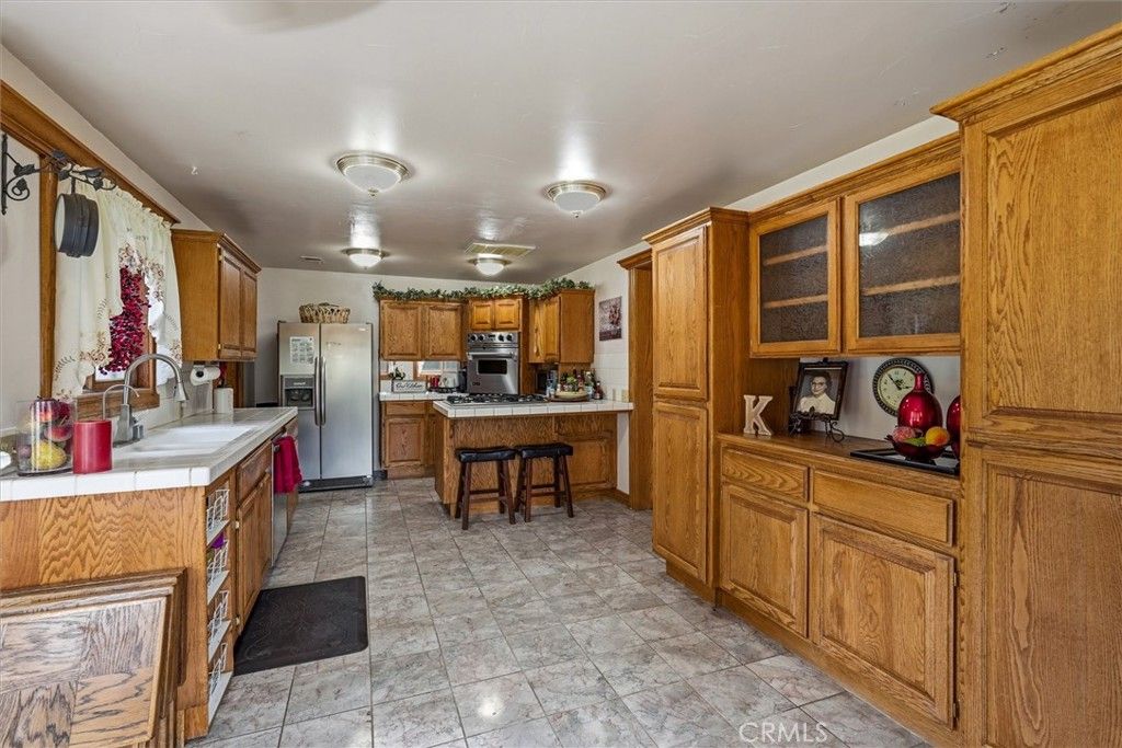 Image 20 of property listing at 38076 Pine Meadow, Oakhurst, CA 93644