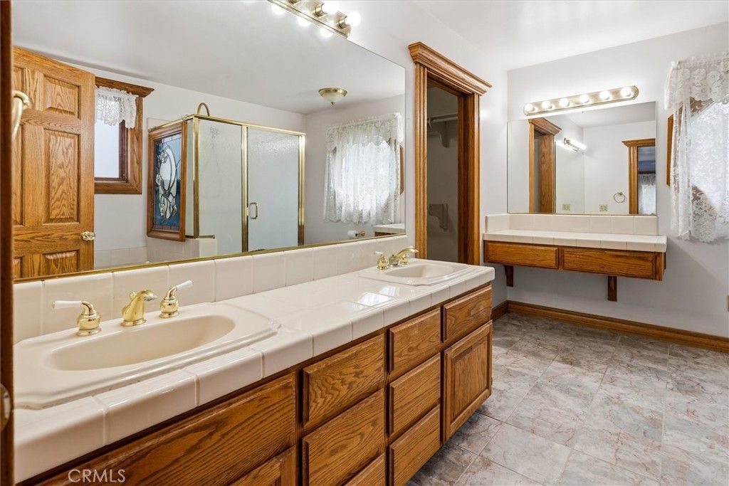 Image 26 of property listing at 38076 Pine Meadow, Oakhurst, CA 93644