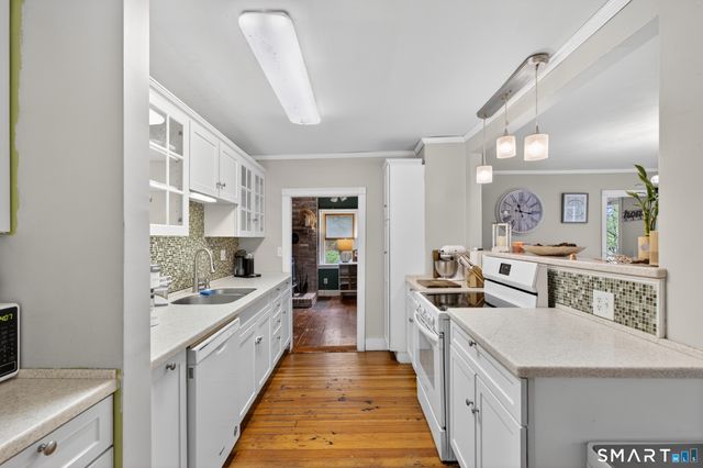 6 North Road, Foster, RI 02825