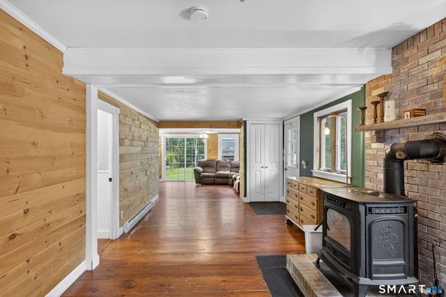 6 North Road, Foster, RI 02825