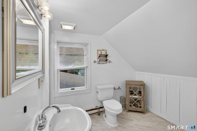 6 North Road, Foster, RI 02825