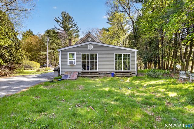 6 North Road, Foster, RI 02825