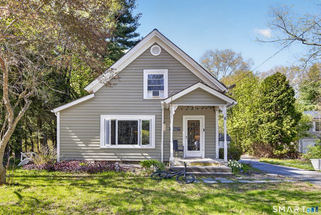6 North Road, Foster, RI 02825
