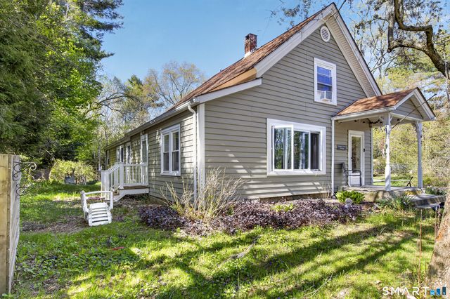 6 North Road, Foster, RI 02825
