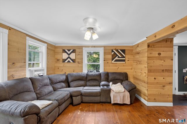 6 North Road, Foster, RI 02825