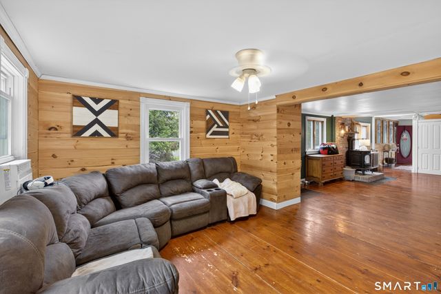 6 North Road, Foster, RI 02825