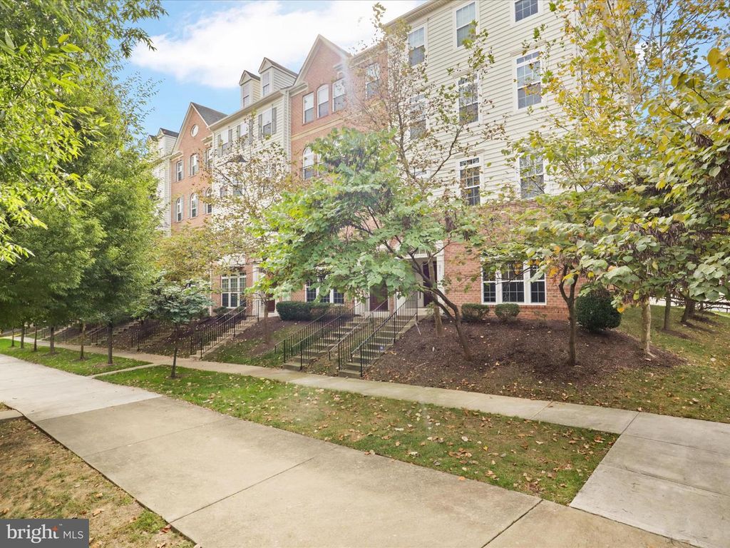 2531 EASTBOURNE DR, Woodbridge, VA 22191