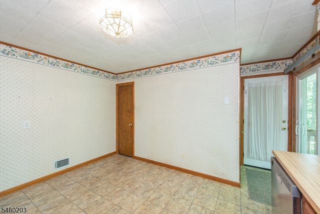 9 Little Paint Way, Byram Twp., NJ 07821