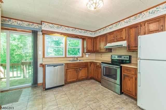9 Little Paint Way, Byram Twp., NJ 07821