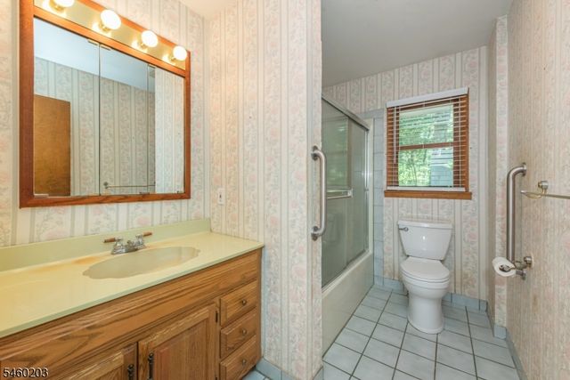 9 Little Paint Way, Byram Twp., NJ 07821
