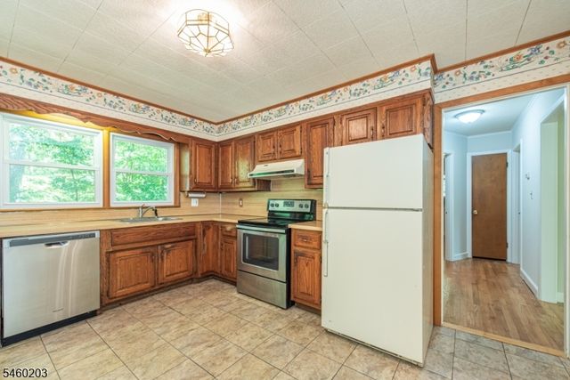 9 Little Paint Way, Byram Twp., NJ 07821