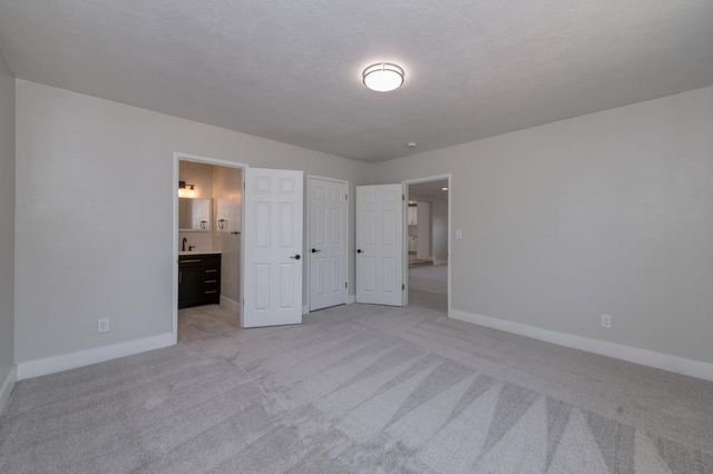 1025 W Fedora Avenue, Fresno, CA 93705