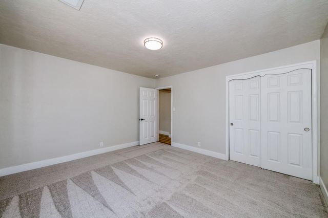 1025 W Fedora Avenue, Fresno, CA 93705
