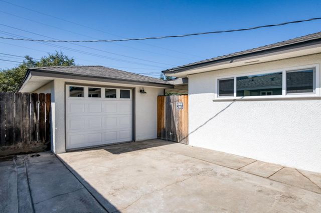 1025 W Fedora Avenue, Fresno, CA 93705