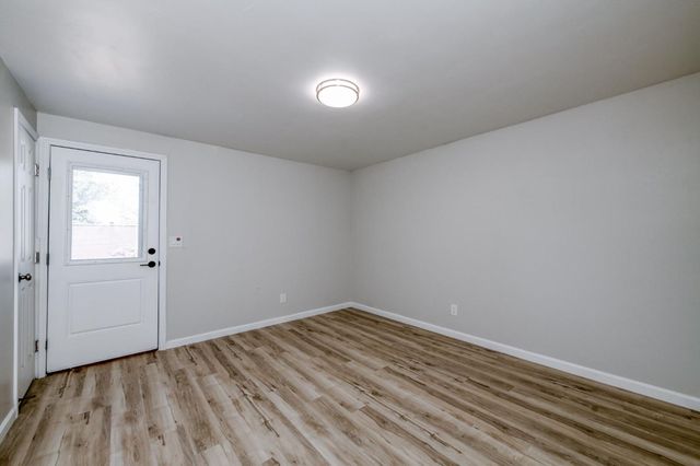 1025 W Fedora Avenue, Fresno, CA 93705