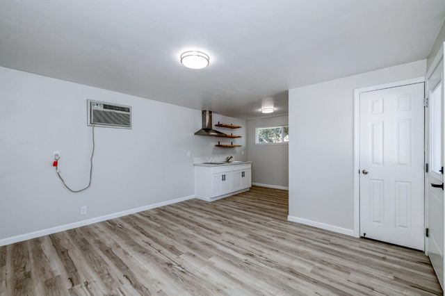 1025 W Fedora Avenue, Fresno, CA 93705
