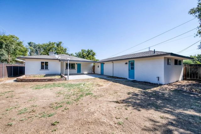 1025 W Fedora Avenue, Fresno, CA 93705