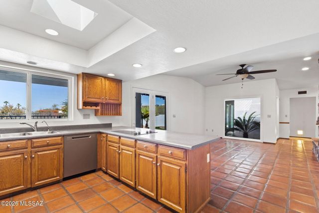 4581 N Avenida Del Cazador, Tucson, AZ 85718