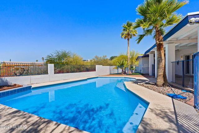 4581 N Avenida Del Cazador, Tucson, AZ 85718