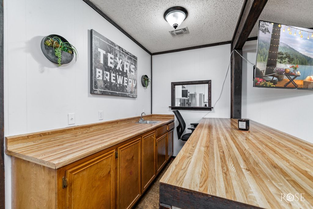 Image 10 of property listing at 6925 Grape Creek Road 1, San Angelo, TX 76901