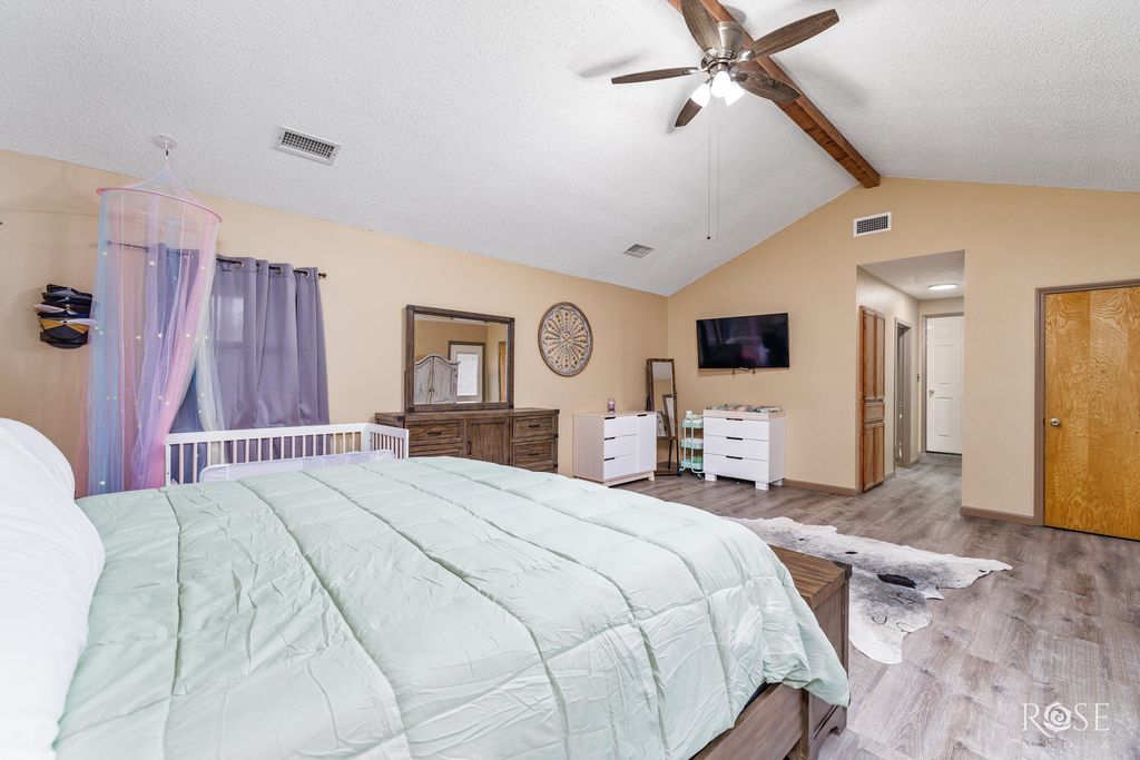 Image 12 of property listing at 6925 Grape Creek Road 1, San Angelo, TX 76901