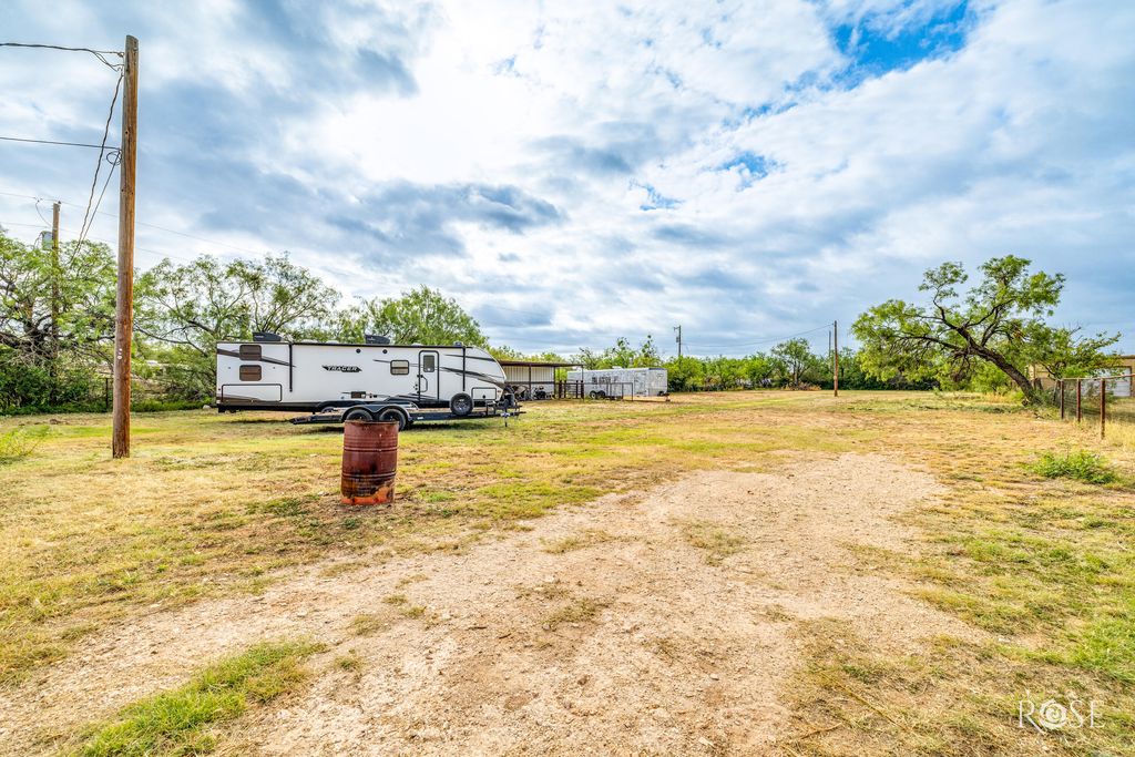 Image 28 of property listing at 6925 Grape Creek Road 1, San Angelo, TX 76901