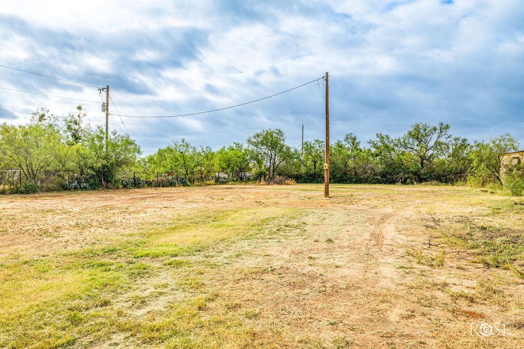 Image 30 of property listing at 6925 Grape Creek Road 1, San Angelo, TX 76901