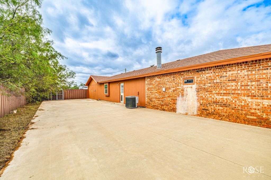 Image 33 of property listing at 6925 Grape Creek Road 1, San Angelo, TX 76901