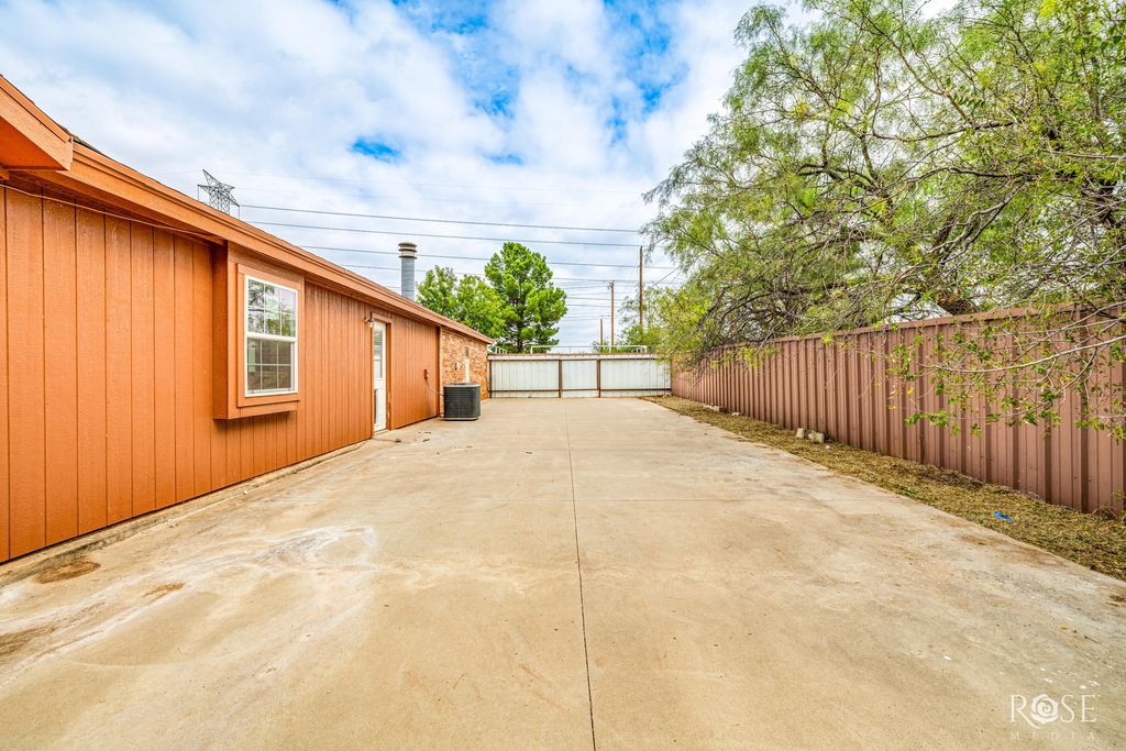 Image 34 of property listing at 6925 Grape Creek Road 1, San Angelo, TX 76901