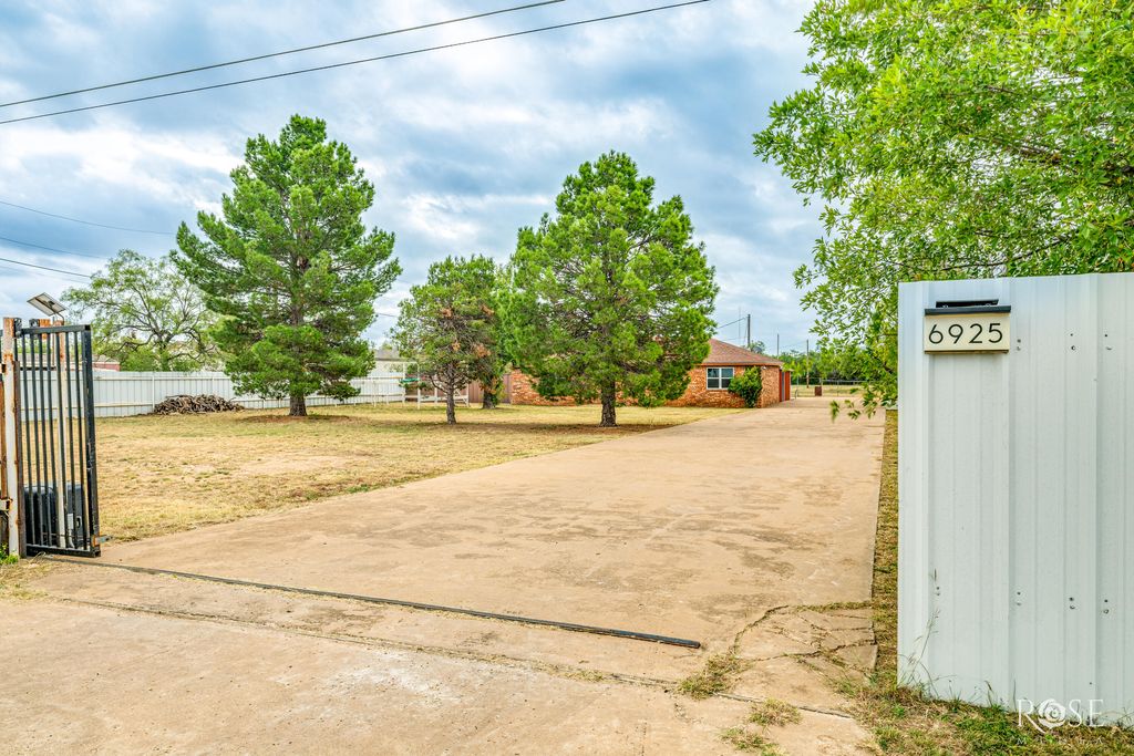 Image 35 of property listing at 6925 Grape Creek Road 1, San Angelo, TX 76901