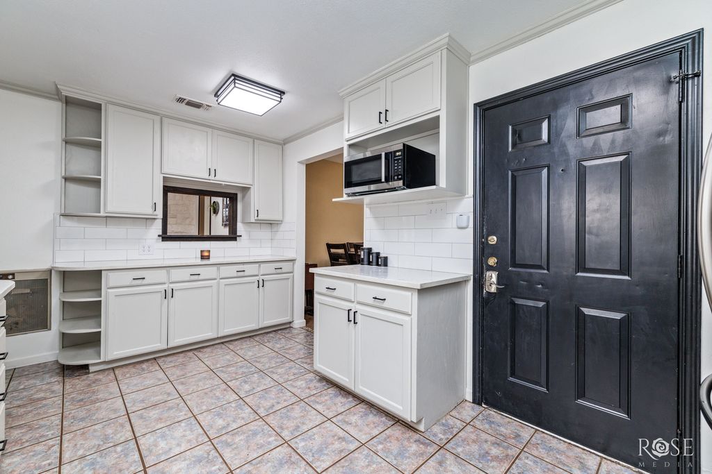 Image 4 of property listing at 6925 Grape Creek Road 1, San Angelo, TX 76901