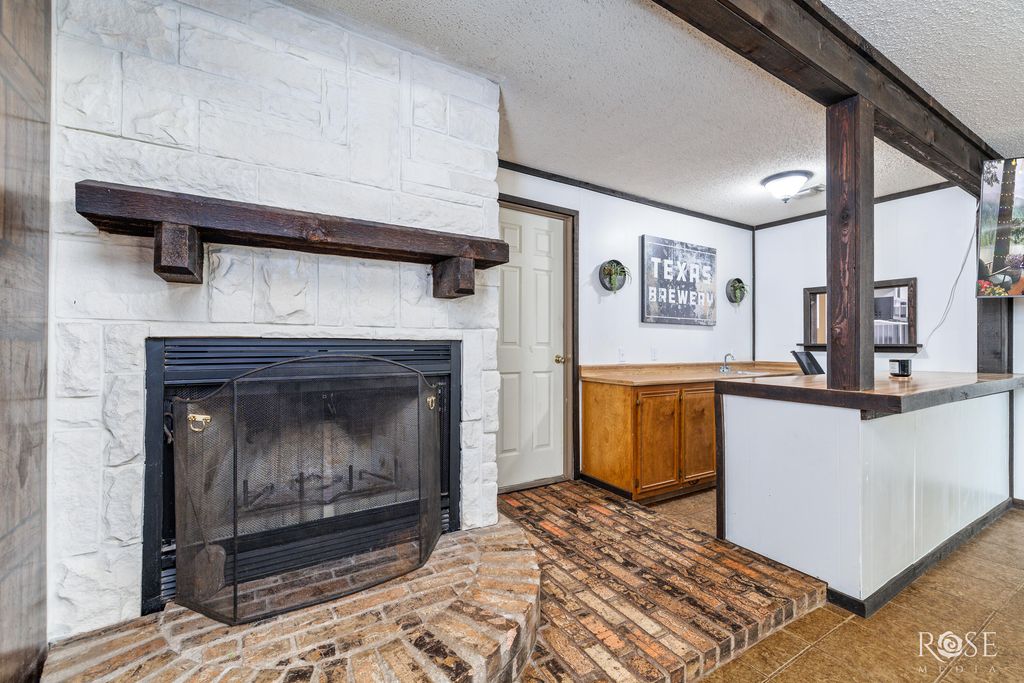 Image 6 of property listing at 6925 Grape Creek Road 1, San Angelo, TX 76901