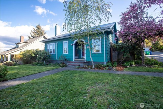 819 Midway Avenue NW, Olympia, WA 98502