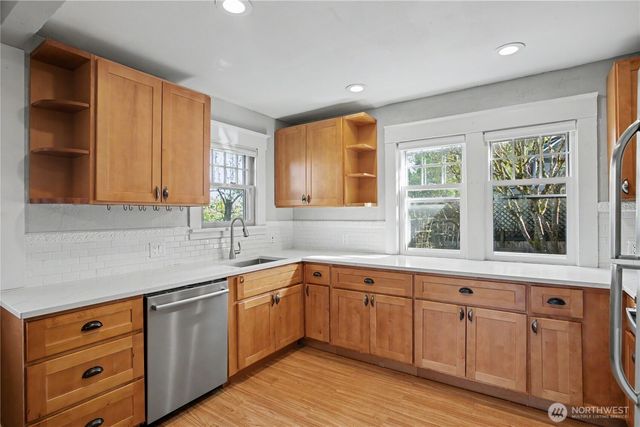 819 Midway Avenue NW, Olympia, WA 98502