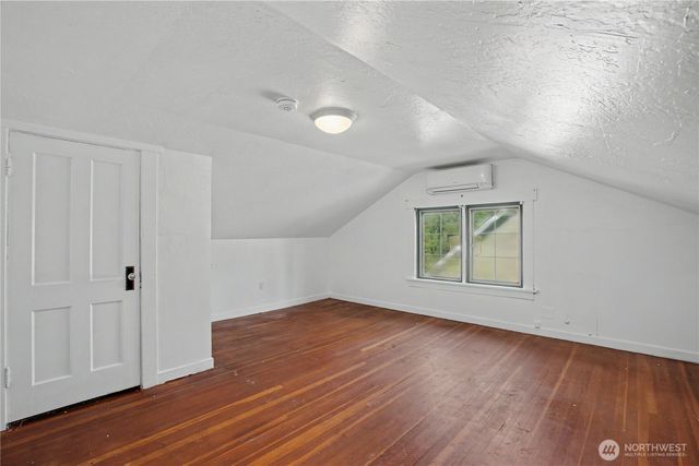 819 Midway Avenue NW, Olympia, WA 98502