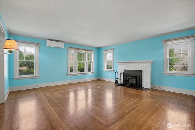 819 Midway Avenue NW, Olympia, WA 98502