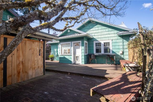 819 Midway Avenue NW, Olympia, WA 98502